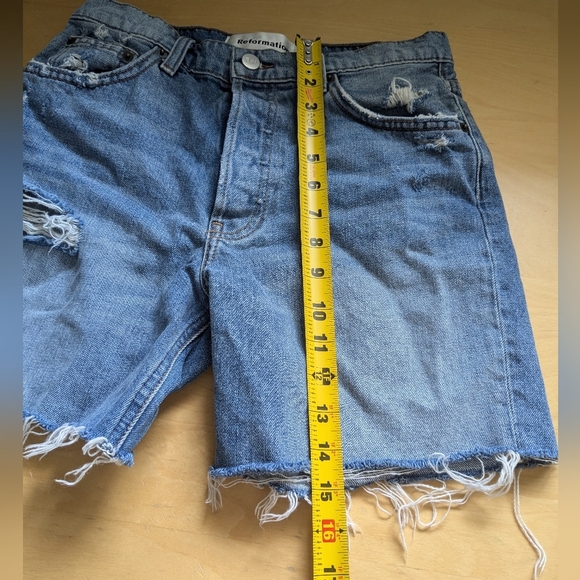 REFORMATION Distrssed Jeans Short Women Size 24 (Run Bigger) Made In USA - Picture 11 of 12